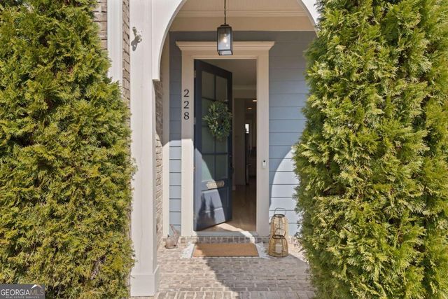 228 Dawson Dr, Woodstock, GA 30188