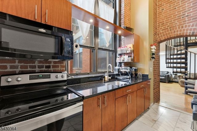 366 Trenton Ave 2F, Paterson City, NJ 07503