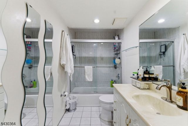 366 Trenton Ave 2F, Paterson City, NJ 07503