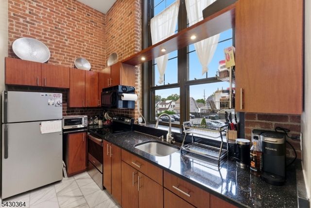 366 Trenton Ave 2F, Paterson City, NJ 07503