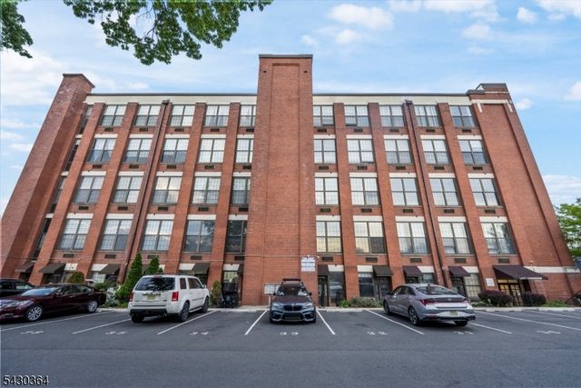 366 Trenton Ave 2F, Paterson City, NJ 07503