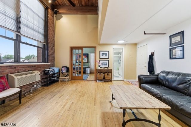 366 Trenton Ave 2F, Paterson City, NJ 07503
