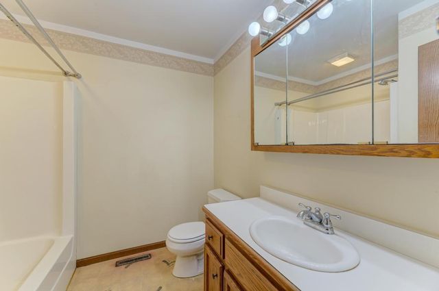 32850 Deer Ridge Drive, Wilmington, IL 60481