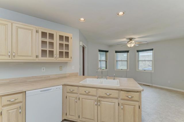 32850 Deer Ridge Drive, Wilmington, IL 60481