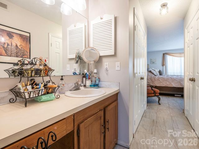 7200 Winery Lane, Charlotte, NC 28227