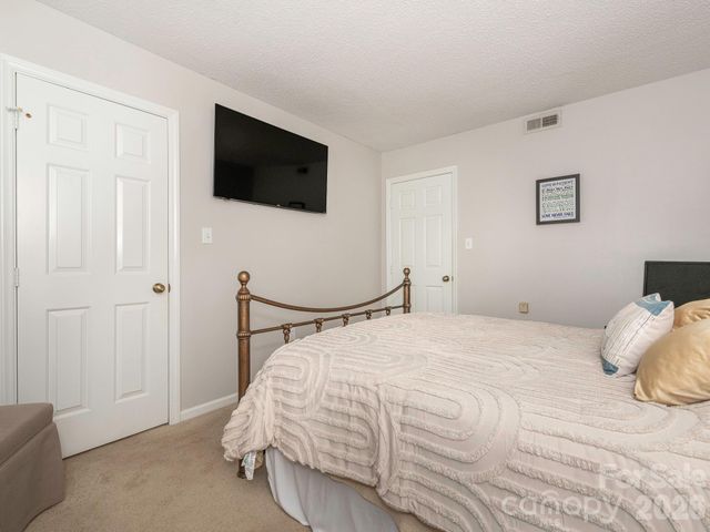 7200 Winery Lane, Charlotte, NC 28227