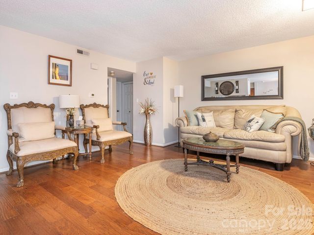 7200 Winery Lane, Charlotte, NC 28227