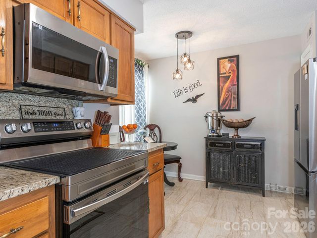 7200 Winery Lane, Charlotte, NC 28227