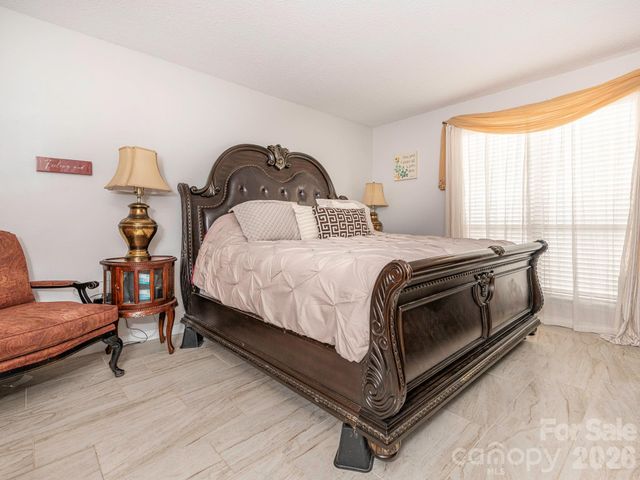 7200 Winery Lane, Charlotte, NC 28227