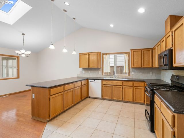 237 Ne WILCOX St, Hillsboro, OR 97124