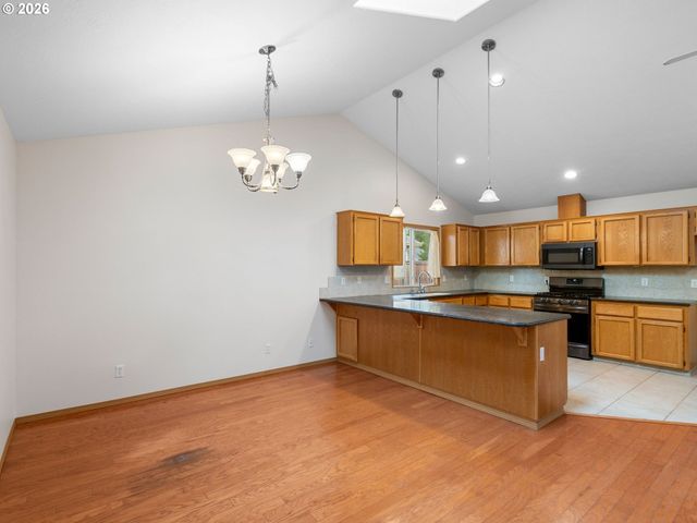 237 Ne WILCOX St, Hillsboro, OR 97124