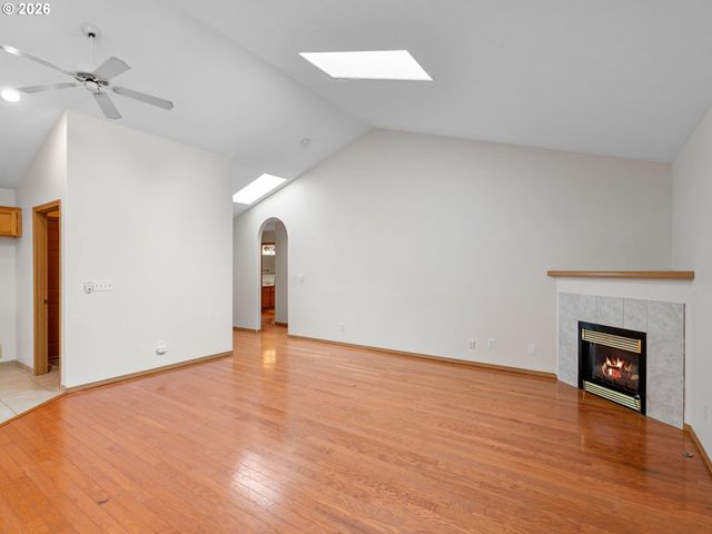 237 Ne WILCOX St, Hillsboro, OR 97124