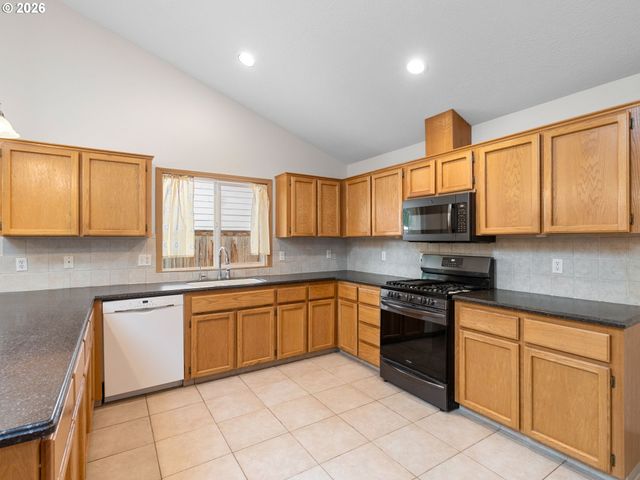 237 Ne WILCOX St, Hillsboro, OR 97124