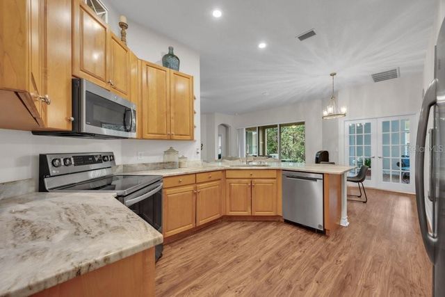 16135 BRIDGEDALE DRIVE, Lithia, FL 33547