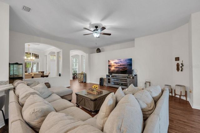 16135 BRIDGEDALE DRIVE, Lithia, FL 33547