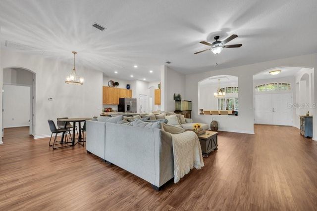 16135 BRIDGEDALE DRIVE, Lithia, FL 33547