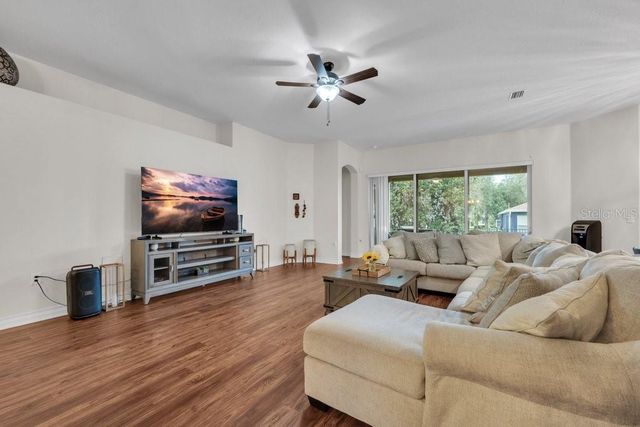 16135 BRIDGEDALE DRIVE, Lithia, FL 33547