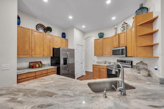 16135 BRIDGEDALE DRIVE, Lithia, FL 33547
