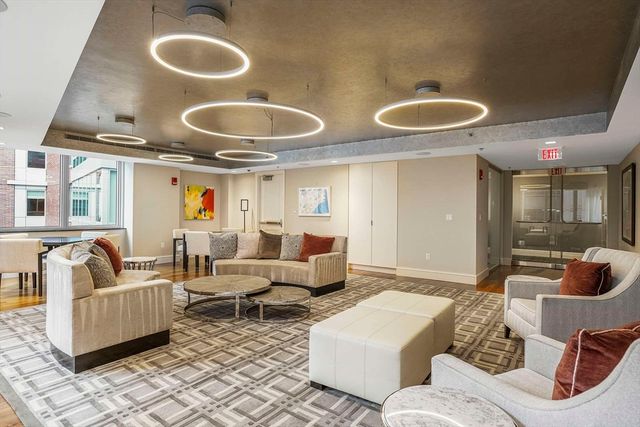 1 Charles St S 602, Boston, MA 02116