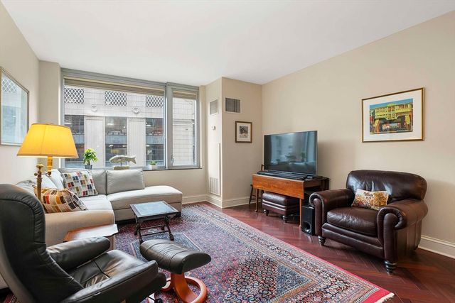 1 Charles St S 602, Boston, MA 02116