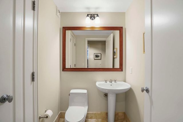 1 Charles St S 602, Boston, MA 02116