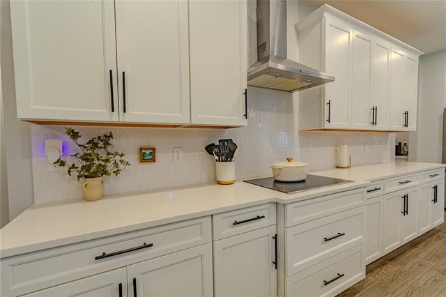 132 LAKE DRIVE, Oviedo, FL 32765