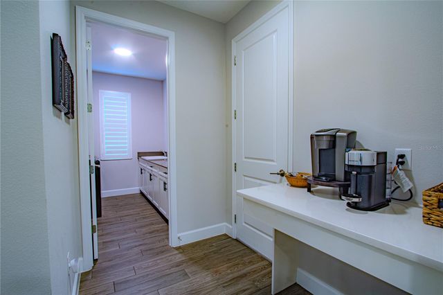 132 LAKE DRIVE, Oviedo, FL 32765