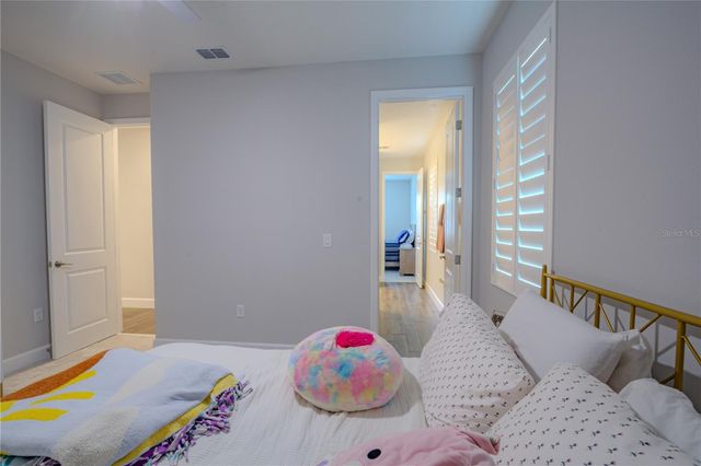 132 LAKE DRIVE, Oviedo, FL 32765