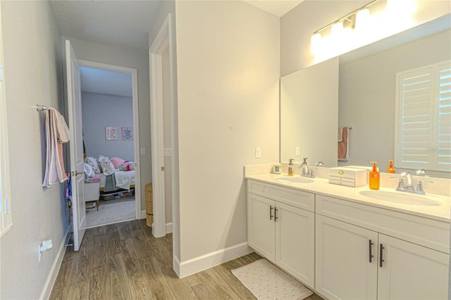 132 LAKE DRIVE, Oviedo, FL 32765