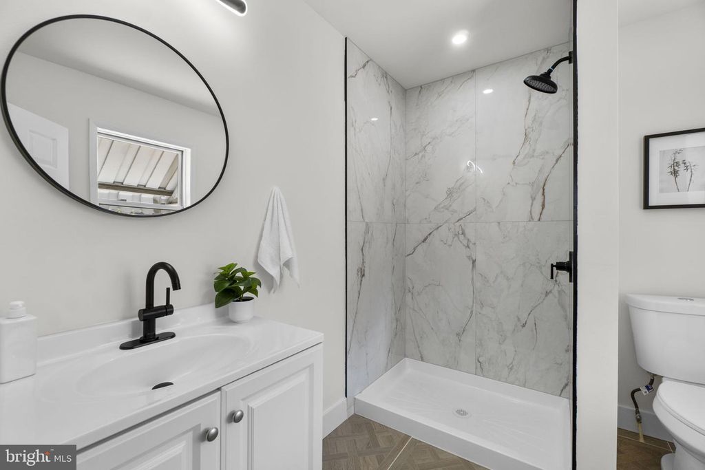 Image 17 of property listing at 1229 NORTH AVE, Baltimore, MD 21227