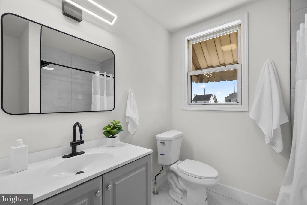 Image 21 of property listing at 1229 NORTH AVE, Baltimore, MD 21227