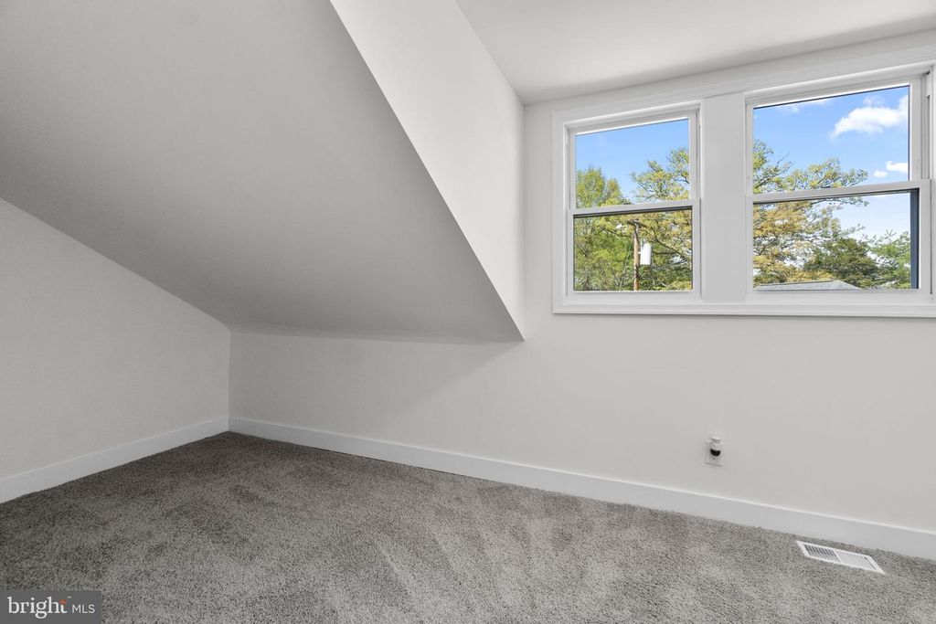 Image 23 of property listing at 1229 NORTH AVE, Baltimore, MD 21227