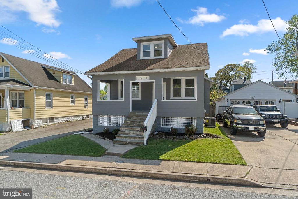 Image 3 of property listing at 1229 NORTH AVE, Baltimore, MD 21227