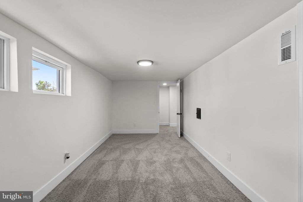 Image 33 of property listing at 1229 NORTH AVE, Baltimore, MD 21227