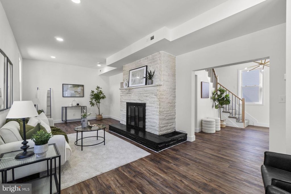 Image 6 of property listing at 1229 NORTH AVE, Baltimore, MD 21227