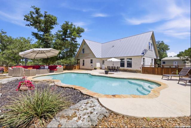 125 River Bluff Dr, Boerne, TX 78006