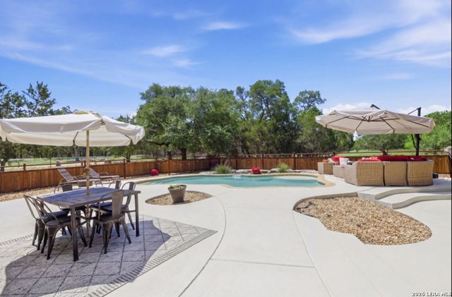 125 River Bluff Dr, Boerne, TX 78006