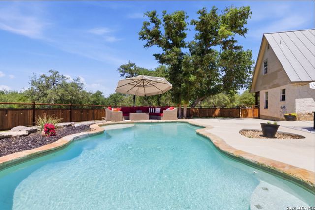 125 River Bluff Dr, Boerne, TX 78006