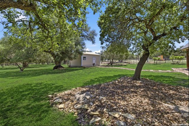 125 River Bluff Dr, Boerne, TX 78006