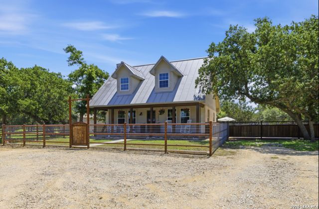 125 River Bluff Dr, Boerne, TX 78006