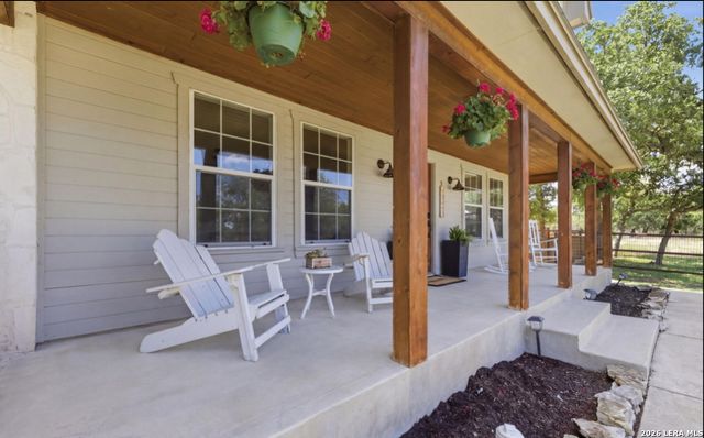125 River Bluff Dr, Boerne, TX 78006