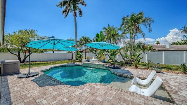 8112 12TH AVENUE NW, Bradenton, FL 34209