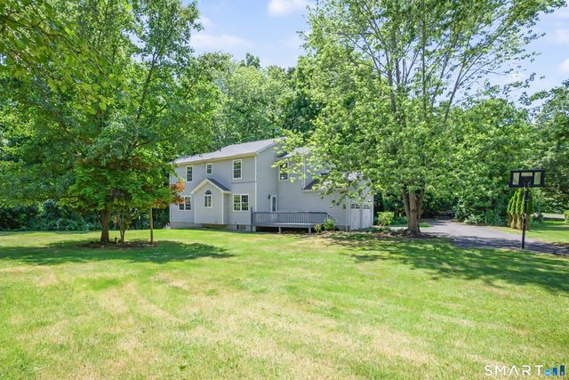 39 Greenbriar Road, Oxford, CT 06478