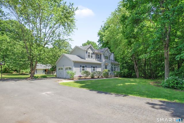 39 Greenbriar Road, Oxford, CT 06478