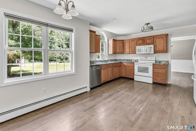 39 Greenbriar Road, Oxford, CT 06478