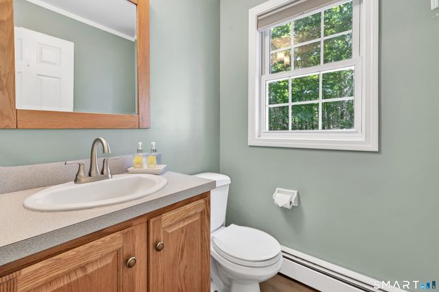 39 Greenbriar Road, Oxford, CT 06478