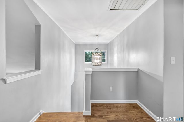 39 Greenbriar Road, Oxford, CT 06478
