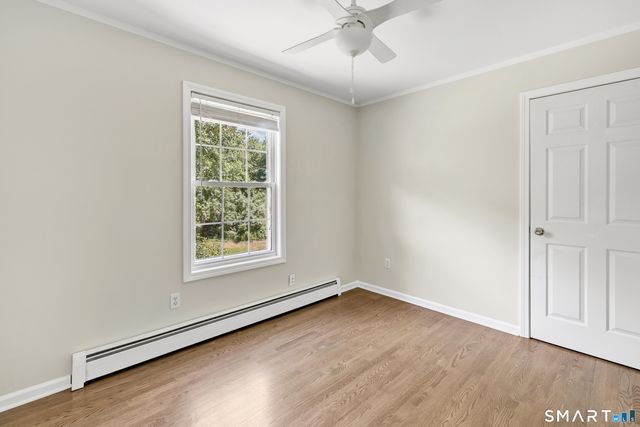 39 Greenbriar Road, Oxford, CT 06478