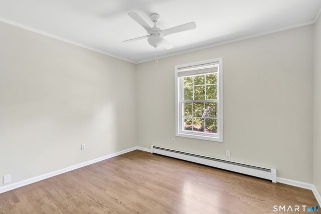 39 Greenbriar Road, Oxford, CT 06478