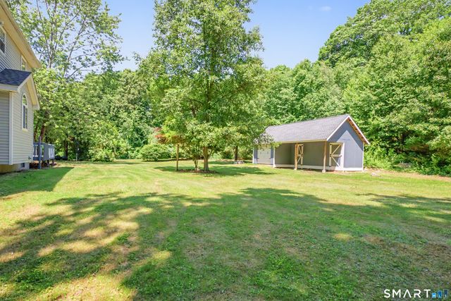 39 Greenbriar Road, Oxford, CT 06478